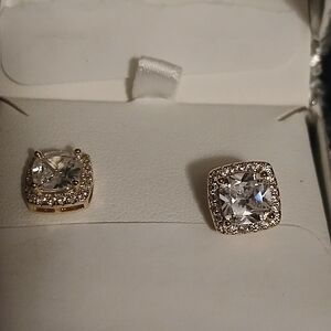 Elegant 1ct. Silver Stud Earrings